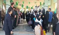 با حضور فرماندار تنگستان جمعی از دانش آموزان دبیرستانهای   دخترانه شهرستان  به مناطق جنگی جنوب اعزام شدند 